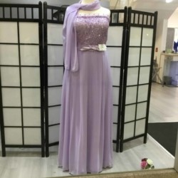 Abendkleid in Flieder in Größe 48