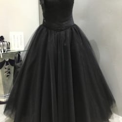 Schwarzes Brautkleid